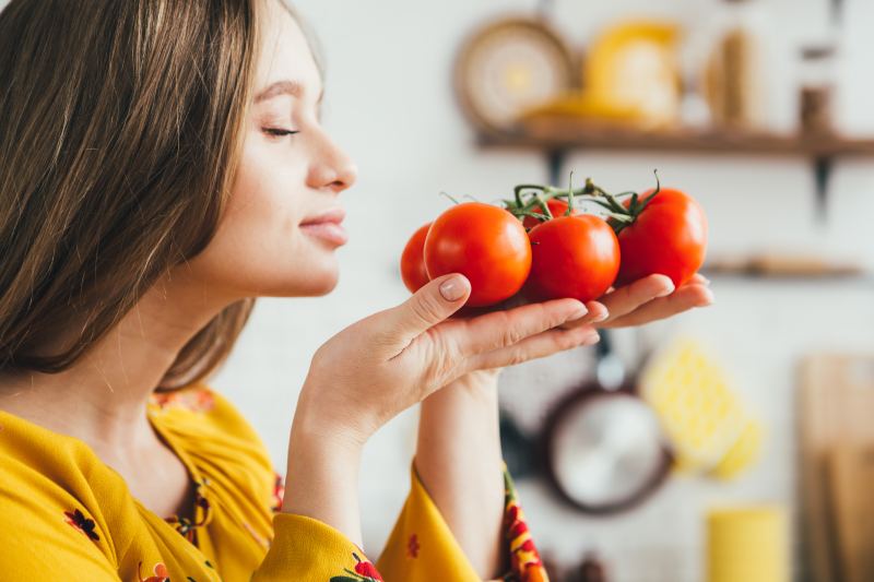 Jak osiągnąć udane wzrost i owocowanie pomidorów poprzez trzy niezbędne zabiegi