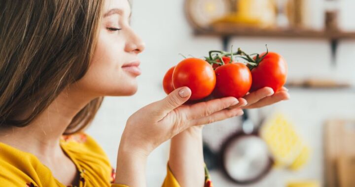 Jak osiągnąć udane wzrost i owocowanie pomidorów poprzez trzy niezbędne zabiegi