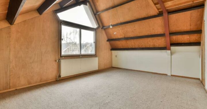 Kreatywne zagospodarowanie niskiego poddasza z zabudową skośnych ścian