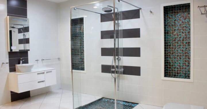 Jak zbudować prysznic we wnęce z natryskiem zamiast kabiny - krok po kroku