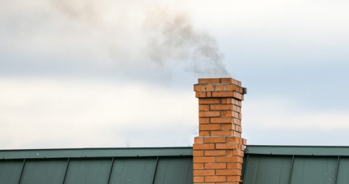 Regulacje dotyczące instalacji przewodów kominowych do odprowadzania spalin i dymu